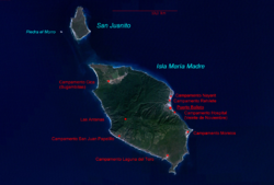 Satellitenbild von María Madre mit Nachbarinsel, ergänzt um Ortsnamen