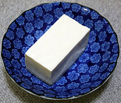 Seidiger Tofu (Japanisch Kinugoshi tōfu)