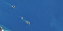 Landsat-Bild der Kulbi-Inseln:Tobin ist die mittlere der drei Inseln.