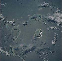 Satellitenbild eines Teils (Yagasa Cluster) der Lau-Inseln