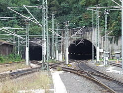 Die beiden Tunnelröhren von Mainz Hbf aus gesehenlinks: Tunnel Mainz Hauptbahnhofrechts: Neuer Mainzer Tunnel