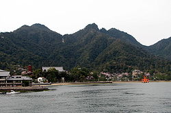 Miyajima mit dem Berg Misen