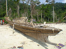 Ein Boot der Moken, bekannt als Kabang. Diese werden von ihnen als Häuser genutzt.