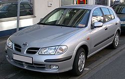 Nissan Almera Fünftürer (2000–2002)