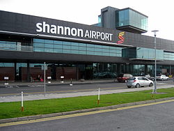 Shannon-airport-buliding-2008.jpg