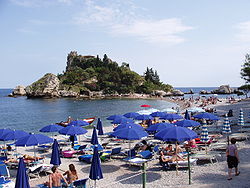 Strand von Mazzarò mit Blick auf die Isola Bella
