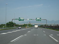 Kan’etsu-Autobahn-Autobahn bei Takasaki