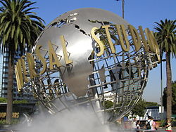 Globus vor den Universal Studios in Los Angeles.