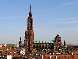 Blick auf das Straßburger Münster, links davon der Temple Neuf.