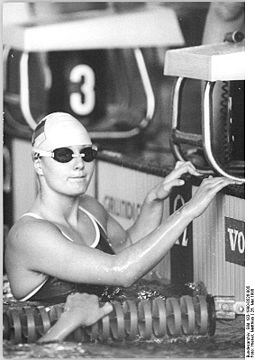 Bundesarchiv Bild 183-1990-0526-005, Dresden, Schwimmerin Daniela Hunger.jpg
