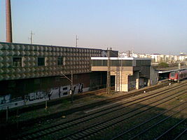 S-Bahnhof Donnersbergerbrücke von Süden; S7 an Gleis 4