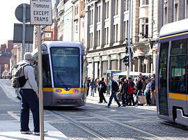Straßenbahn bei Einfahrt Station O'Connell Street