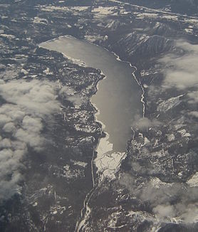 Luftbild des Cle Elum Lake von Norden
