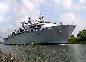 HMS Albion im Nord-Ostsee-Kanal