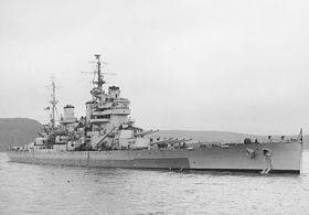 HMS Anson (79) in Devonport, März 1945