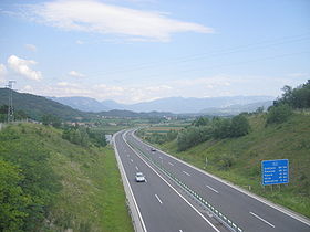 Die H4 kurz nach der Grenze bei Nova Gorica