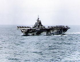 Die Hornet vor Okinawa am 27. März 1945