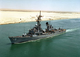 USS Tattnall (DDG-19) 1990 im Suezkanal