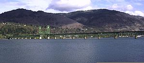 Die Hood River Bridge (Länge: 1.449,32 m)