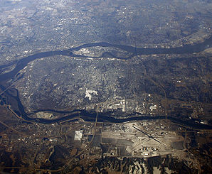 Rock Island zwischen dem Mississippi River (oben) und dem Rock River
