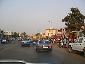 Stadtautobahn Bissau mit Blick auf den Markt von Bandim