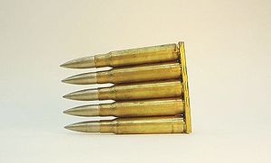 Ladestreifen mit 5 Patronen 7,92 × 57 mm