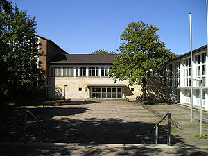 Annette von Droste Hülshoff Gymnasium Benrath.JPG