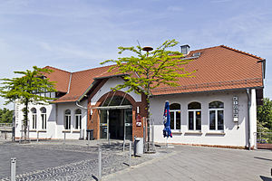 Bischofsheim Neuer Bahnhof 20110506.jpg