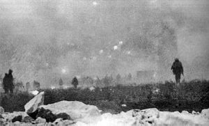 Britische Infanterie beim Vorrücken auf Loos am 25. September