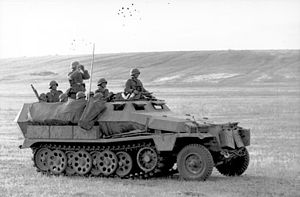 Bundesarchiv Bild 101I-217-0493-31, Russland-Süd, Schützenpanzerwagen.jpg