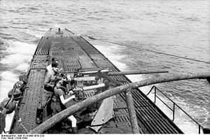 Bundesarchiv Bild 101II-MW-3930-23A, U-Boot U-103 in See.jpg