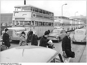 Do 56 am Bahnhof Friedrichstra0e, 1964