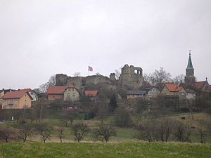 Die Burgruine über dem Dorf Altenstein