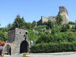 Erhaltene Teile der Burg Altwied