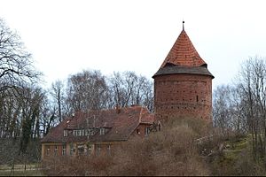 Bergfried mit Amtshaus