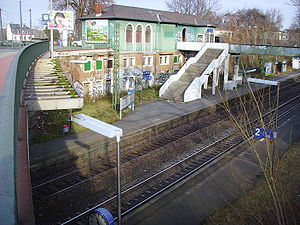 Eschersheim S-Bahnstation01.jpg