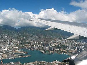 Honolulu, beim Abflug vom International Airport, Blick auf den Hafen