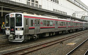 Baureihe 719 am Bahnhof Kōriyama
