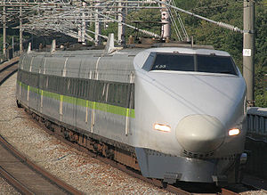 Ein JR-West Shinkansen der Baureihe 100
