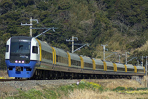 Zug der Uchibō-Linie