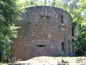 Reste des Batterieturmes der Burg Klein-Frankreich