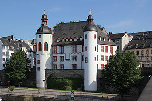Koblenz im Buga-Jahr 2011 - Alte Burg 01.jpg