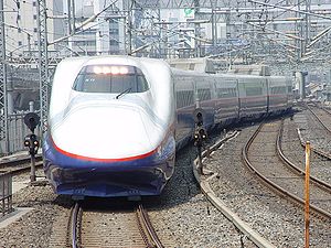 Shinkansen-Baureihe E2 Asama der Nagano-Shinkansen in Tokio