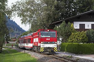 Lok Vs81 mit neuem Wendezug bei Tischlerhäusl