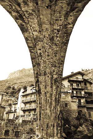 Pont-Saint-Martin (bridge), Aosta Valley, Italy. Pic 01.jpg