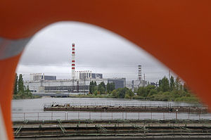 Erste und dritte Baustufe (im Hintergrund) des Kernkraftwerks