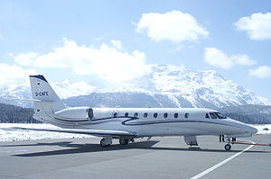 Eine Cessna Citation Sovereign am Flugplatz Samedan in der Schweiz.