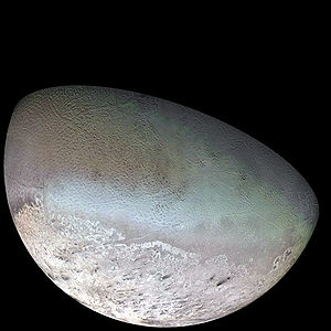 Triton auf einer Aufnahme der Raumsonde Voyager 2, 1989