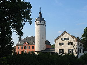 Bergfried, Gebäude von 1661 und Neues Herrenhaus (1828)