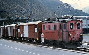 1983 FO 21 bei Andermatt mit GBv Güterwagen